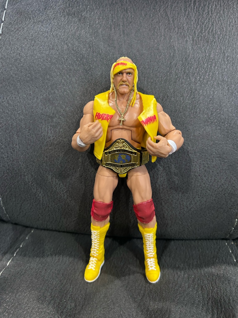 Hulk Hogan WWE Defining moments! Original Mattel release! Elite with accessories